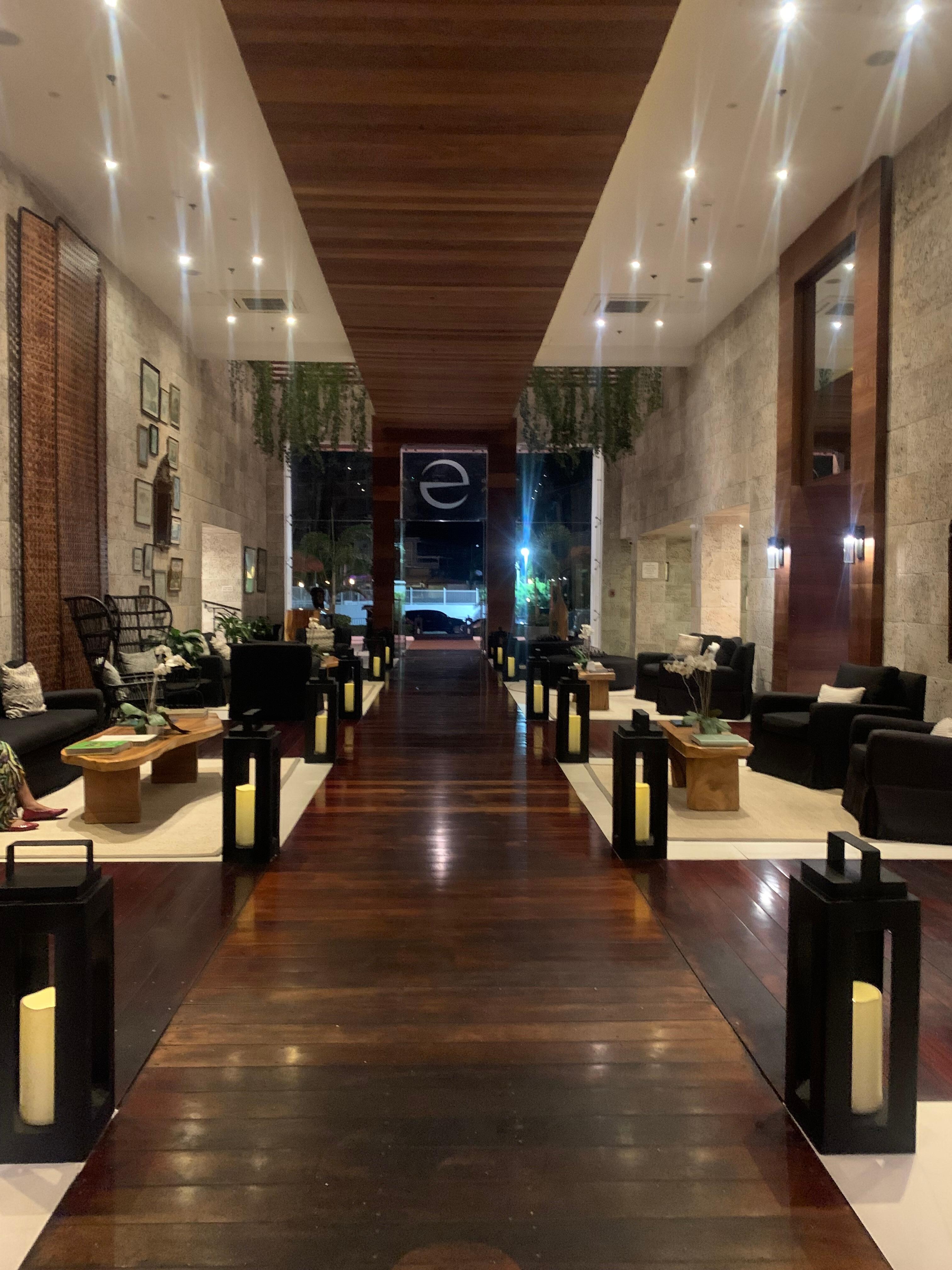Reception hall 