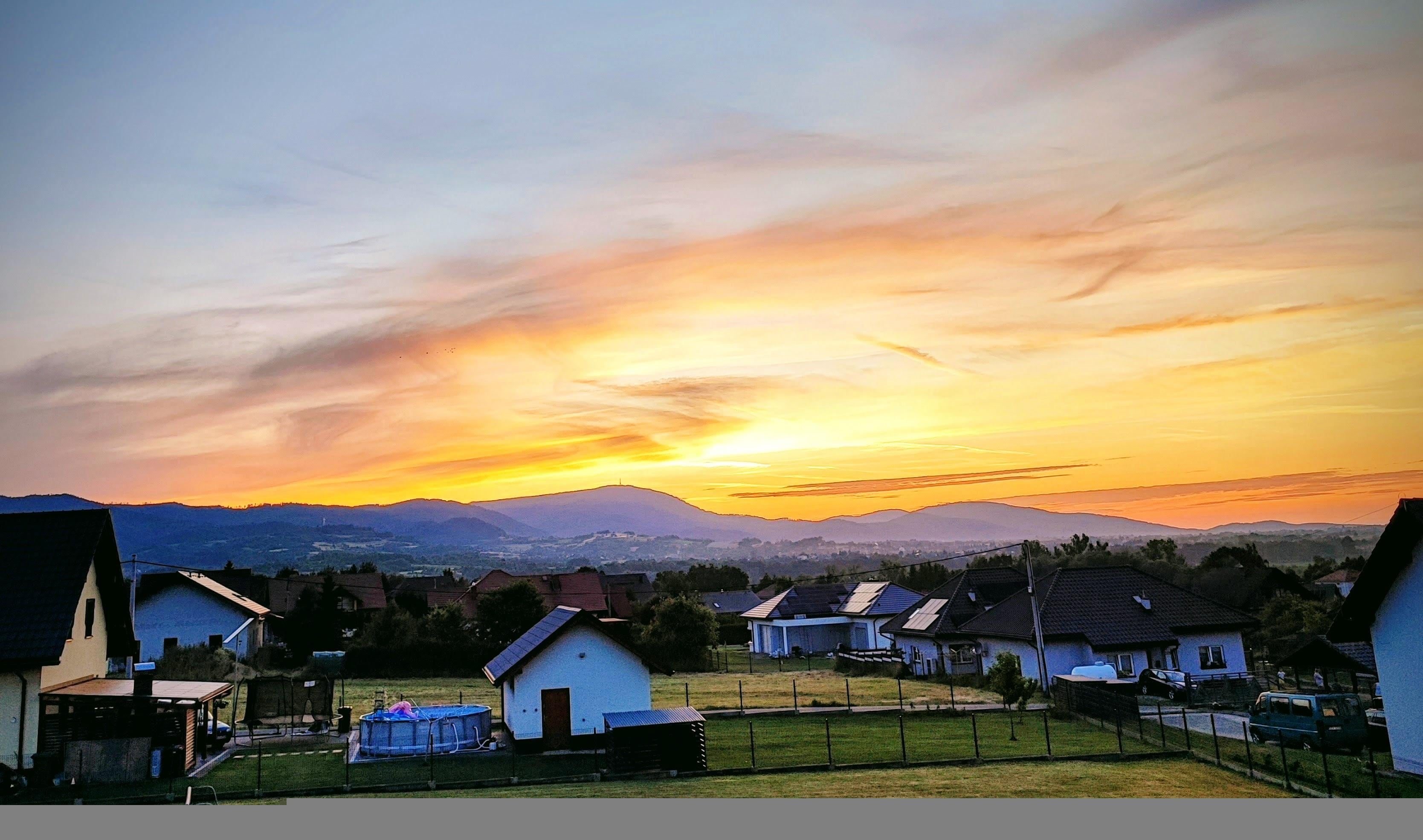 Sonnenuntergang - Blick aus dem Wintergarten 