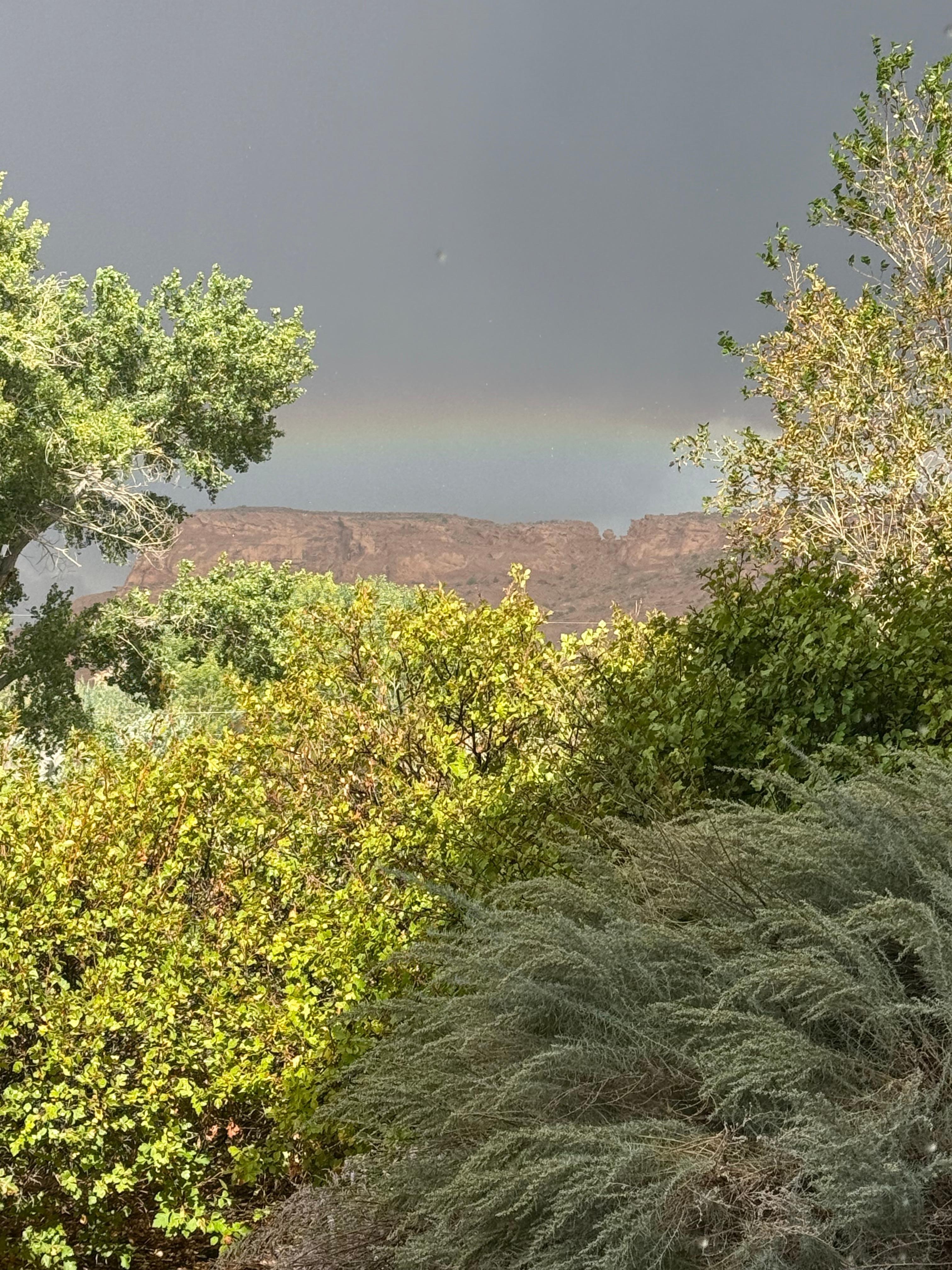 Rainbow appeared behind the house