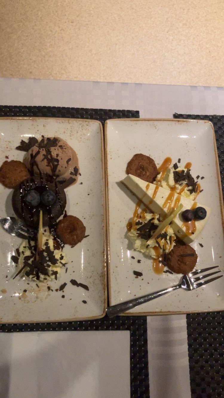 Lava cake and cheesecake desserts