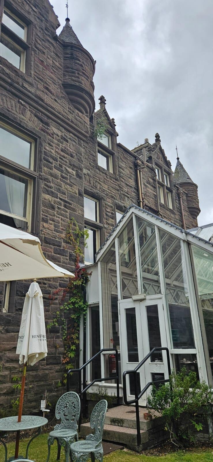Beautiful architecture and a property steeped in history. The grounds and trees are magnificent.