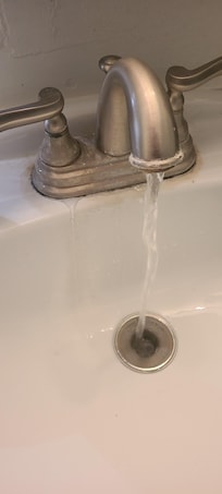 water leak bathroom sink