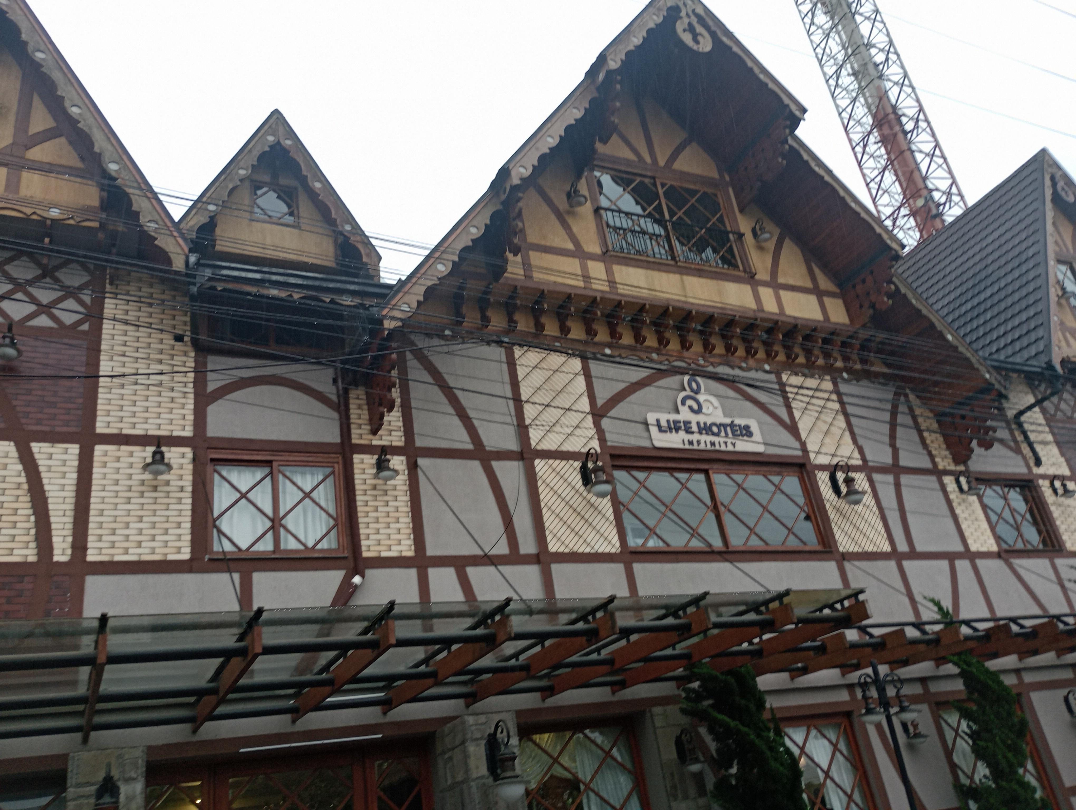 Fachada muito linda , entrada recepção boa 