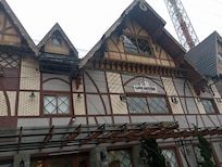 Fachada muito linda , entrada recepção boa