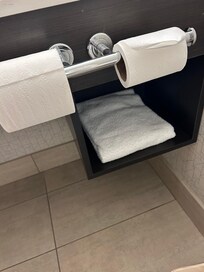 Used towels not replaced.