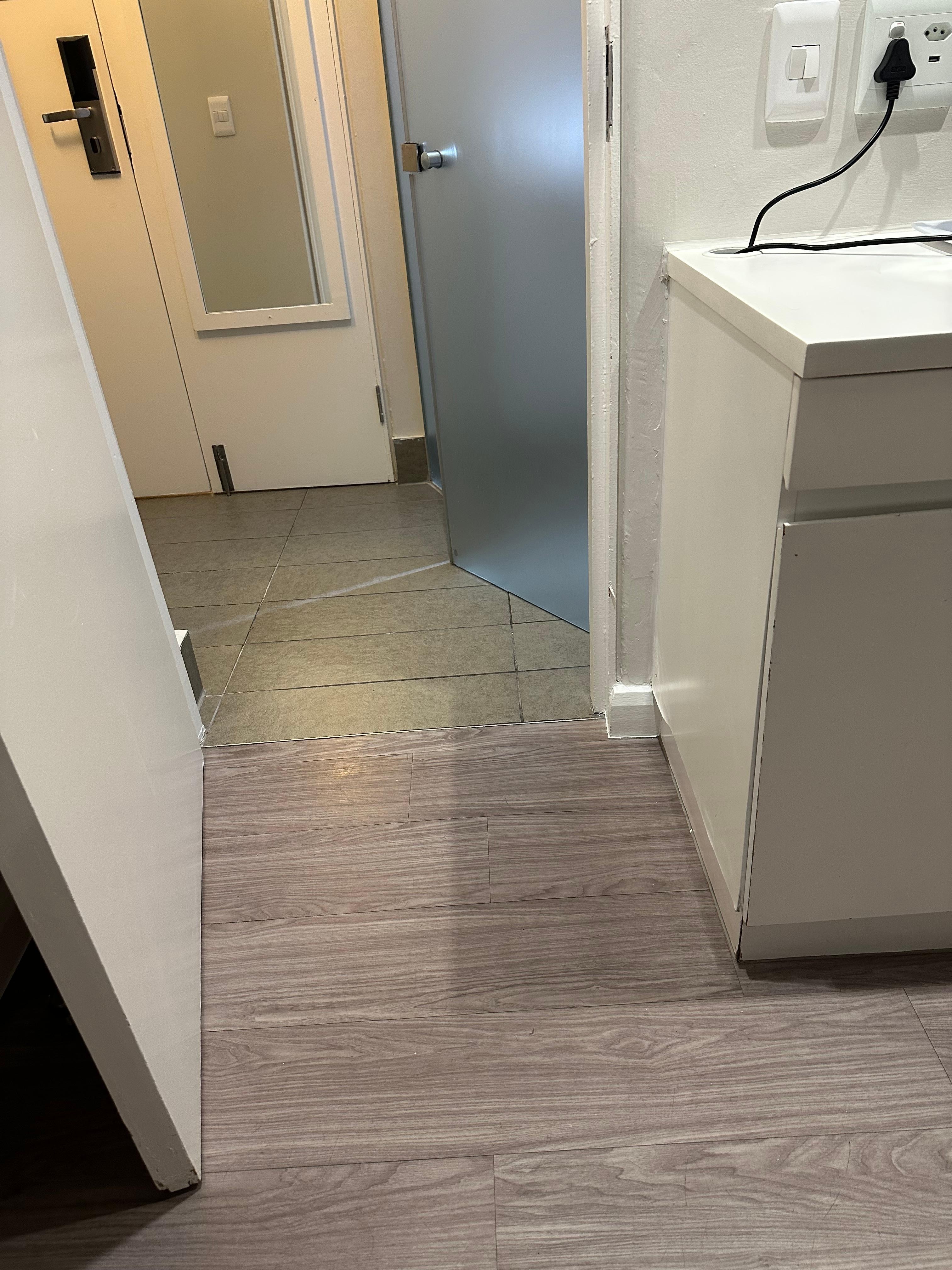 Banheiro sem privacidade 