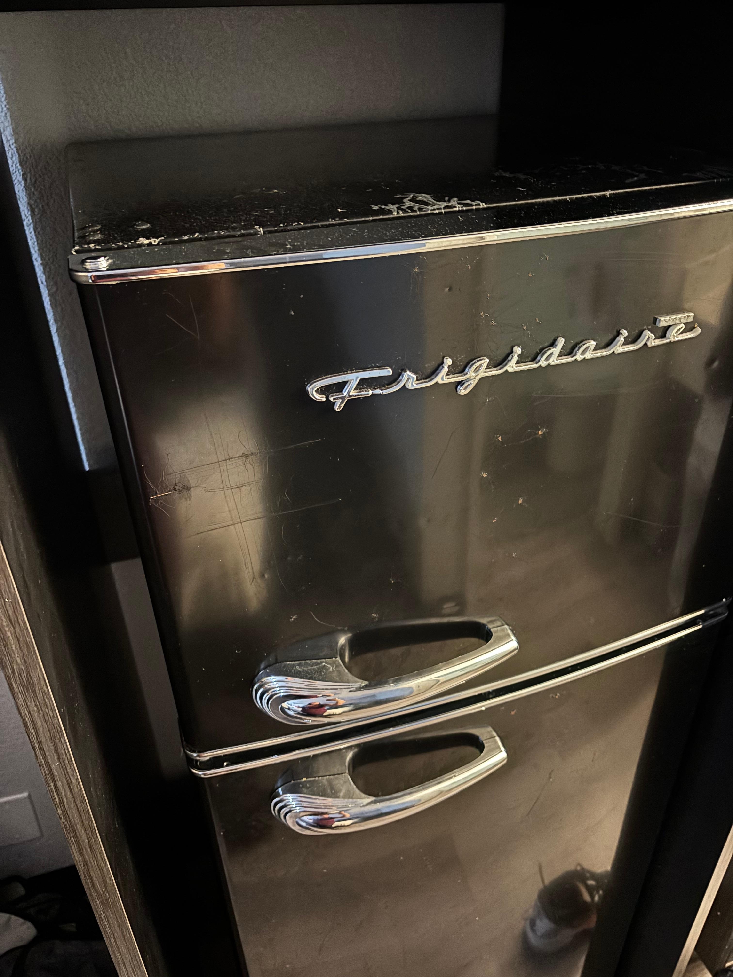 Great refrigerator! I wish we brought some ice cream.