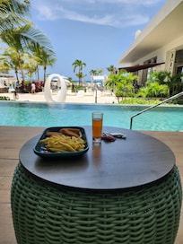 Junior Suite swim out
