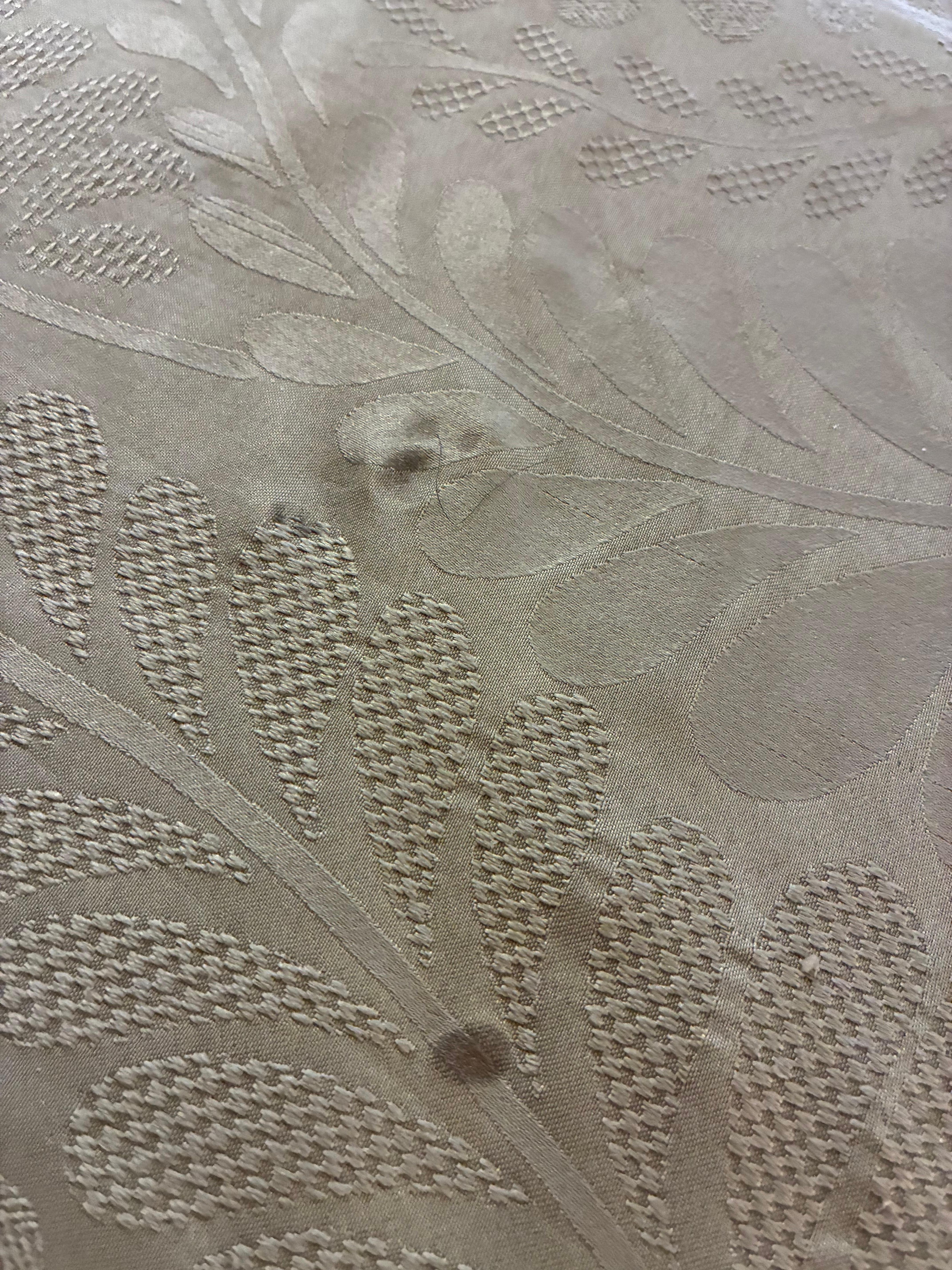 Disgusting bedspread 