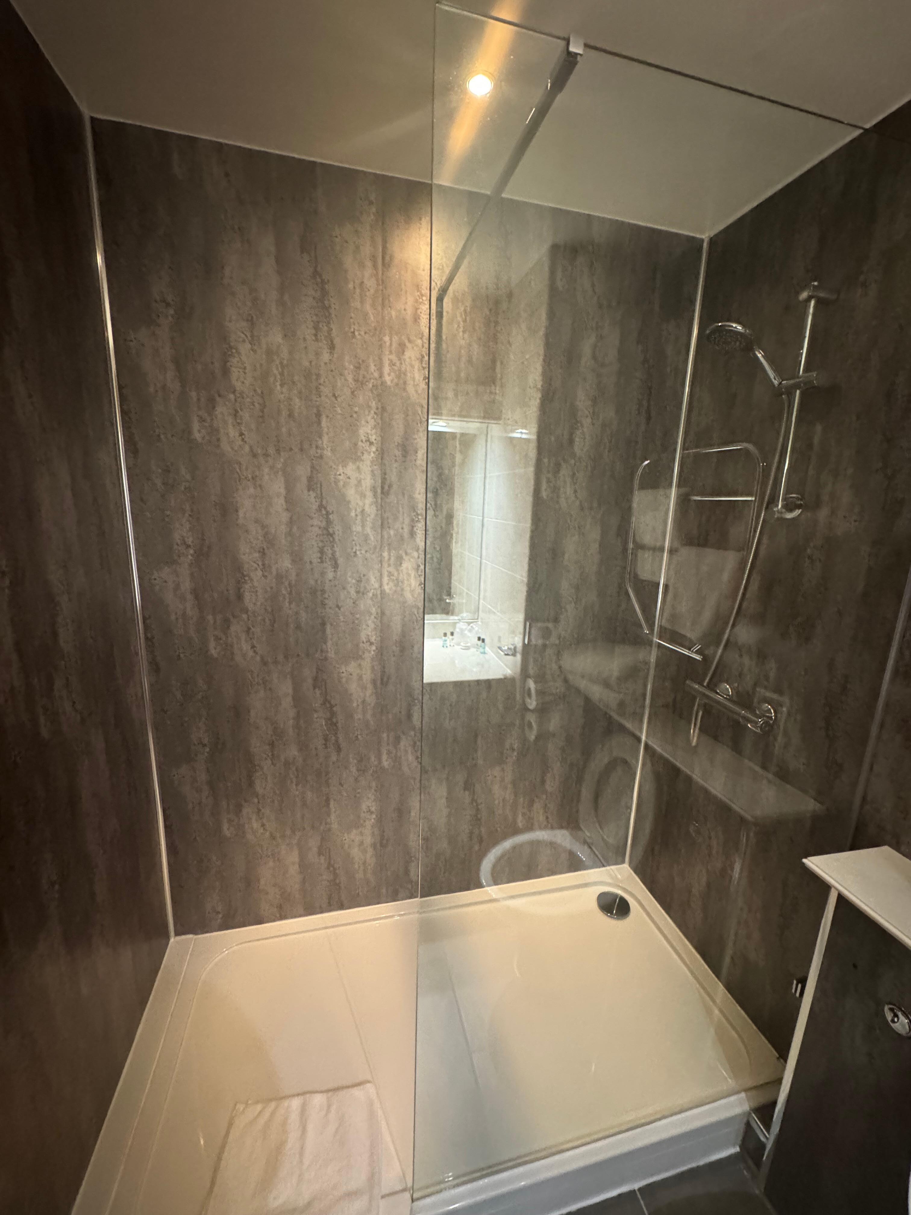 Shower cubicle