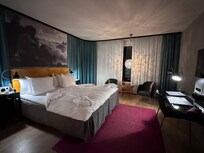 Deluxe double (king) room with balcony
