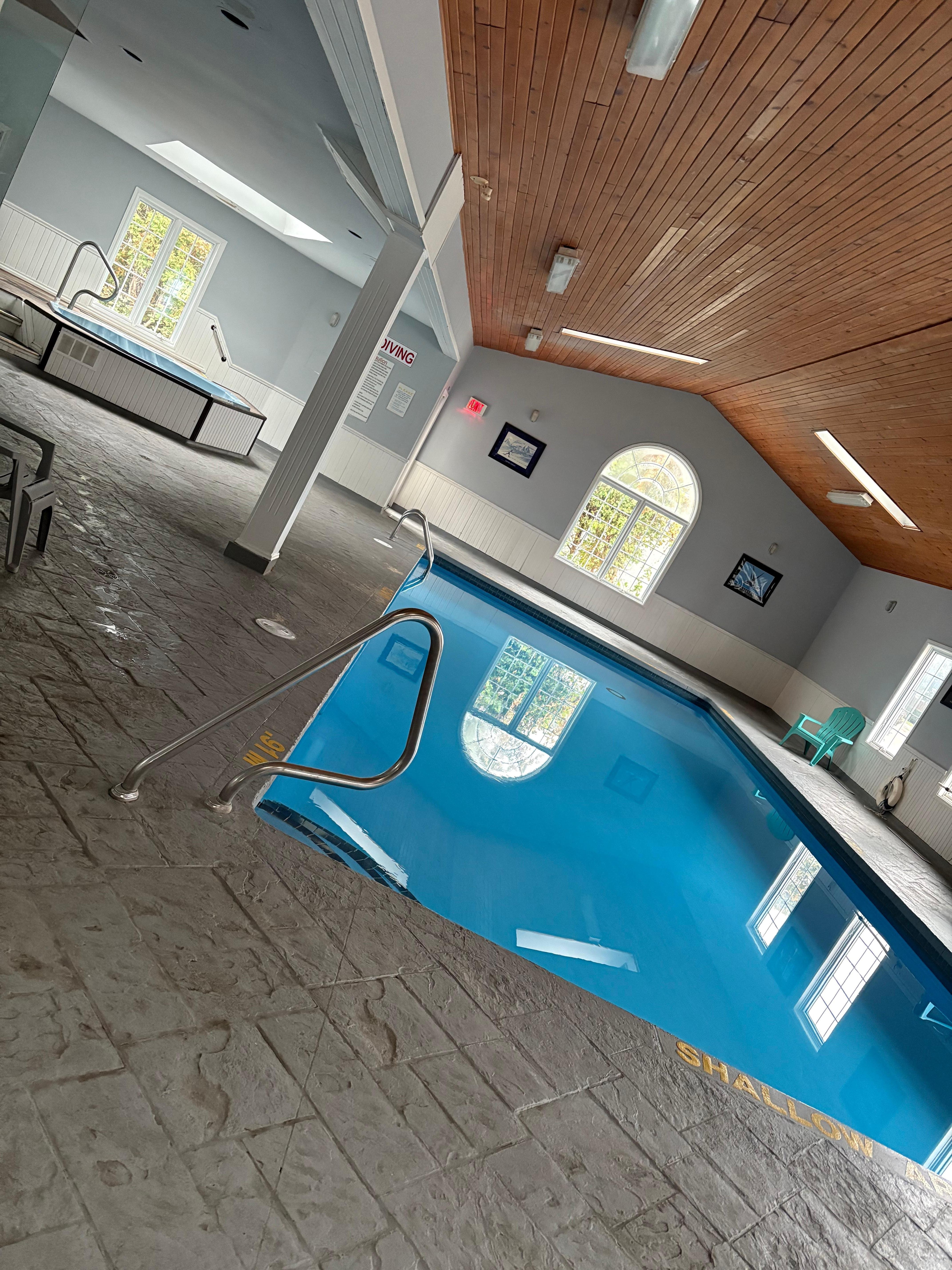 Pool, hot tub and sauna are