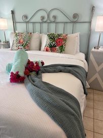 Arrived with fresh flowers on bed.