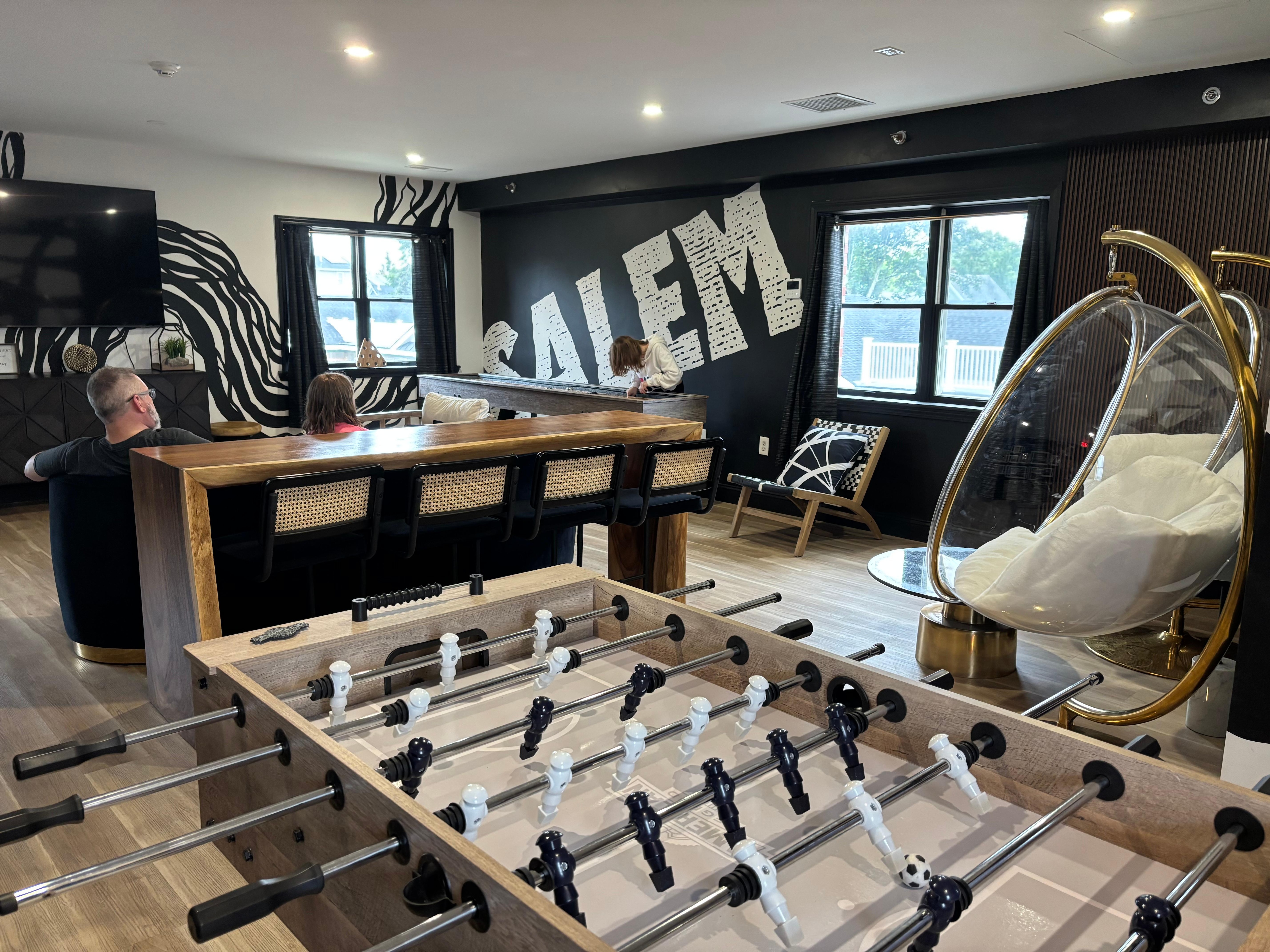 Game room 