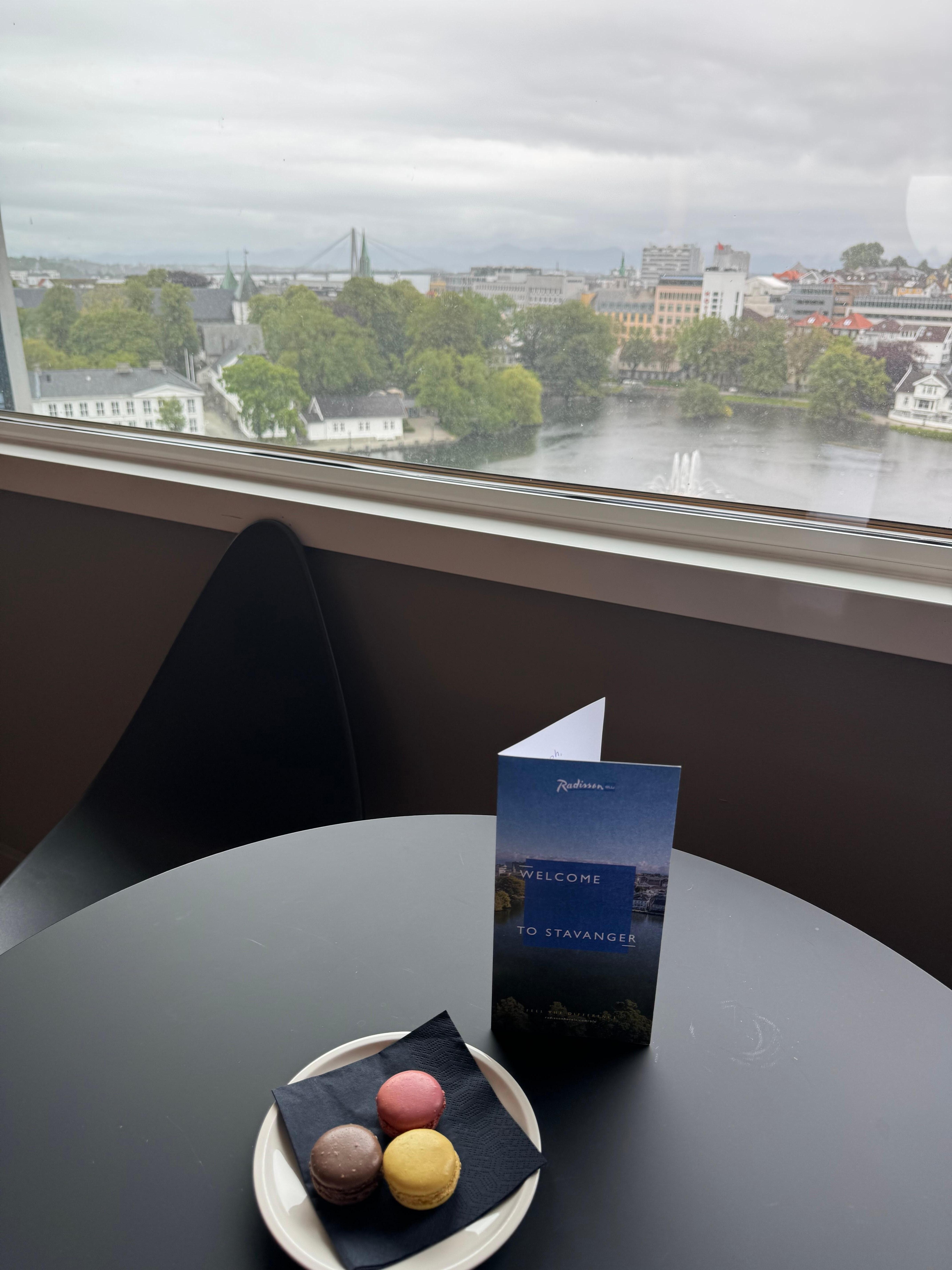 Welcome note with sweets🇳🇴