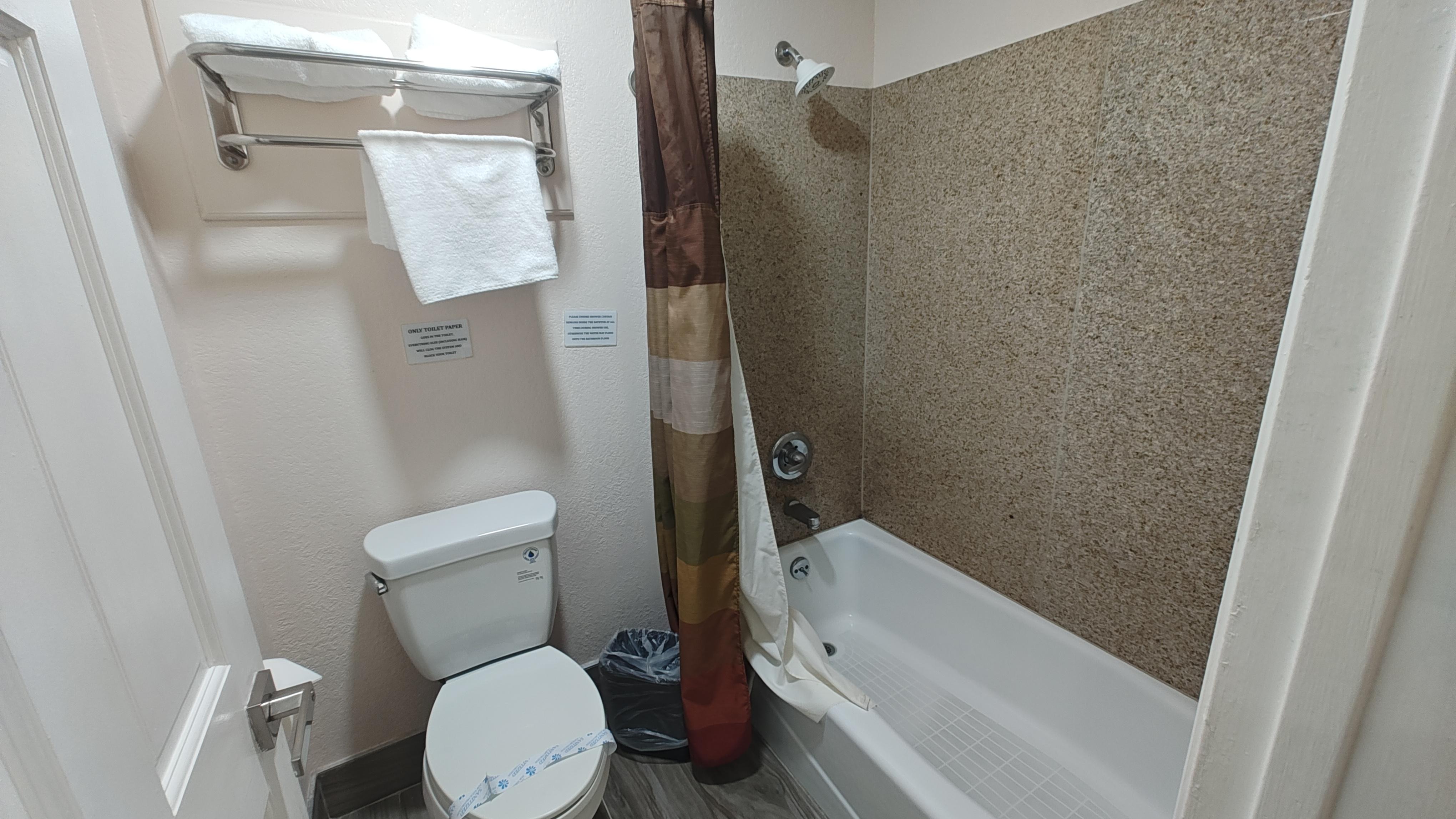Clean bathroom 