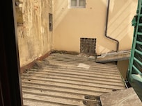 Outside âcourtyardâ