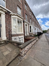 Mary ST