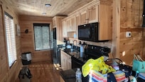 Beautiful kitchen with everything one needs.