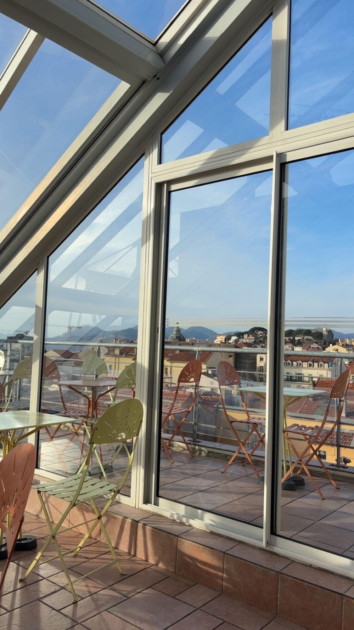 Scorcio della sala per la colazione