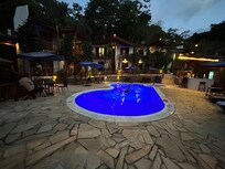 Vista do hotel ao por-do-sol