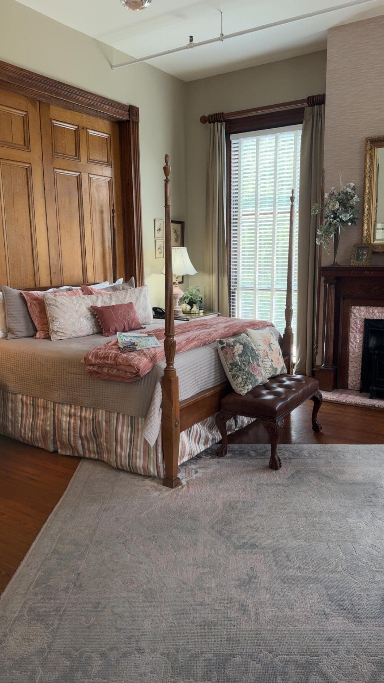 King size bed