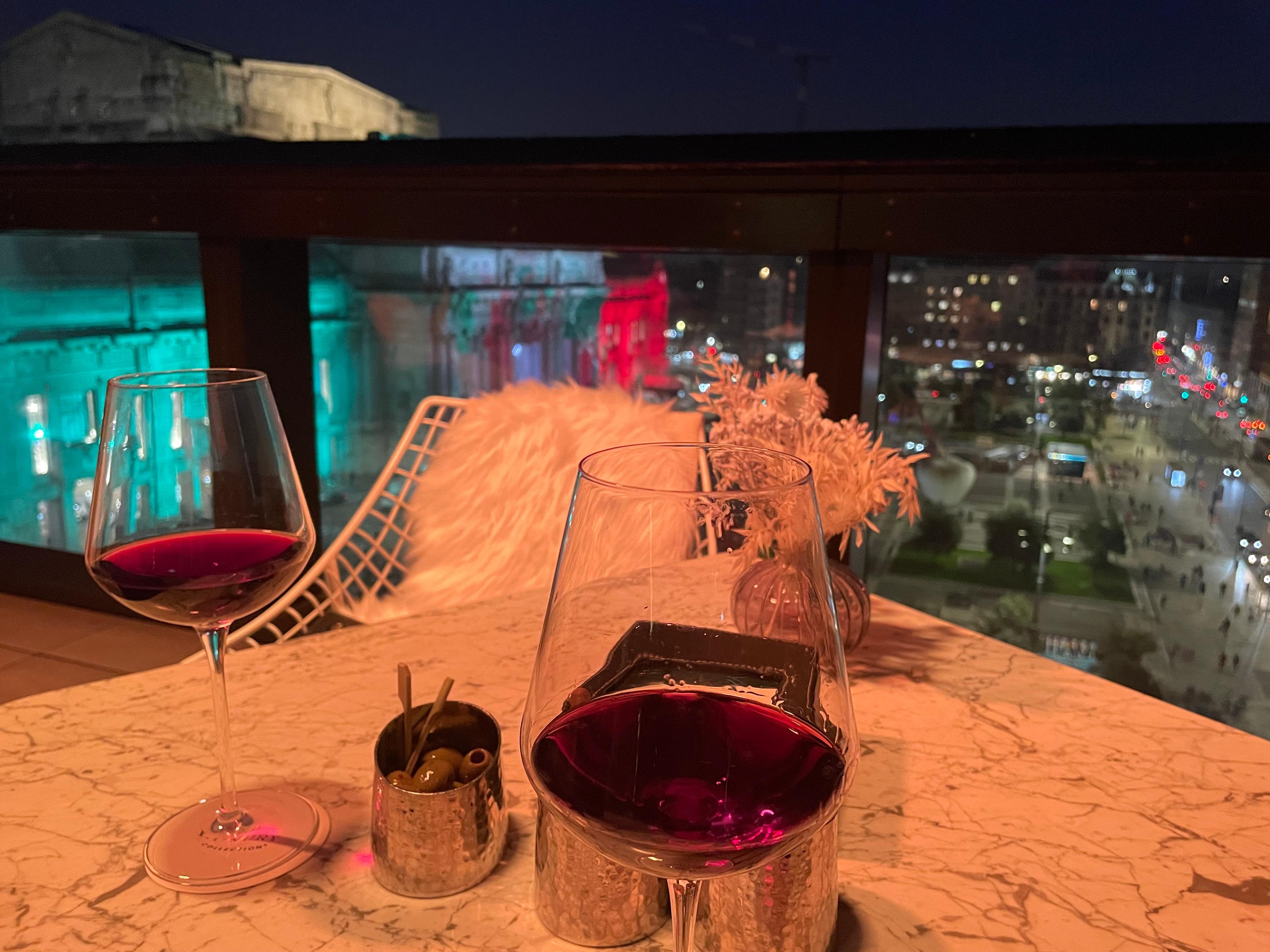 Rooftop.  Make sure you go up to 6 th floor. Take the left elevator in the lobby.  Tricky to find but well worth it. Ask if you need help finding.  