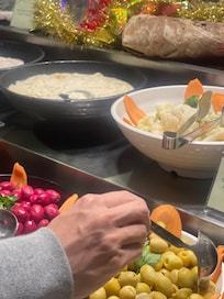 The same dish with the same old food in it was reportedly on the table for 3-4 days in a row