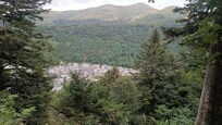 Vue du Mont Dore depuis la promenade pédestre à la sortie du funiculaire