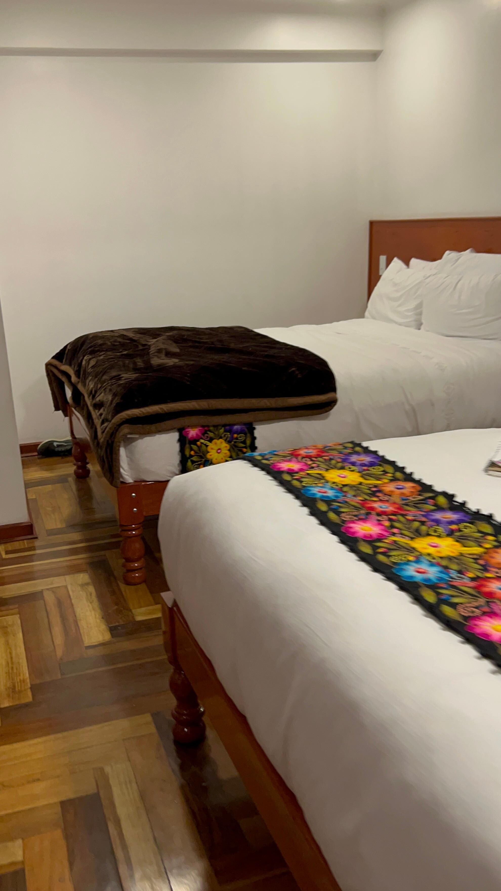 Habitación grande y cómoda 