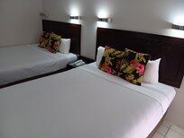 クイーンベッド2台のお部屋です。