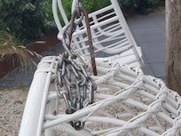 Reparierter HĂ€ngestuhl