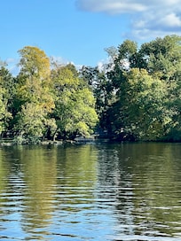 Eine Schifffahrt über die Seen mit super Aussicht