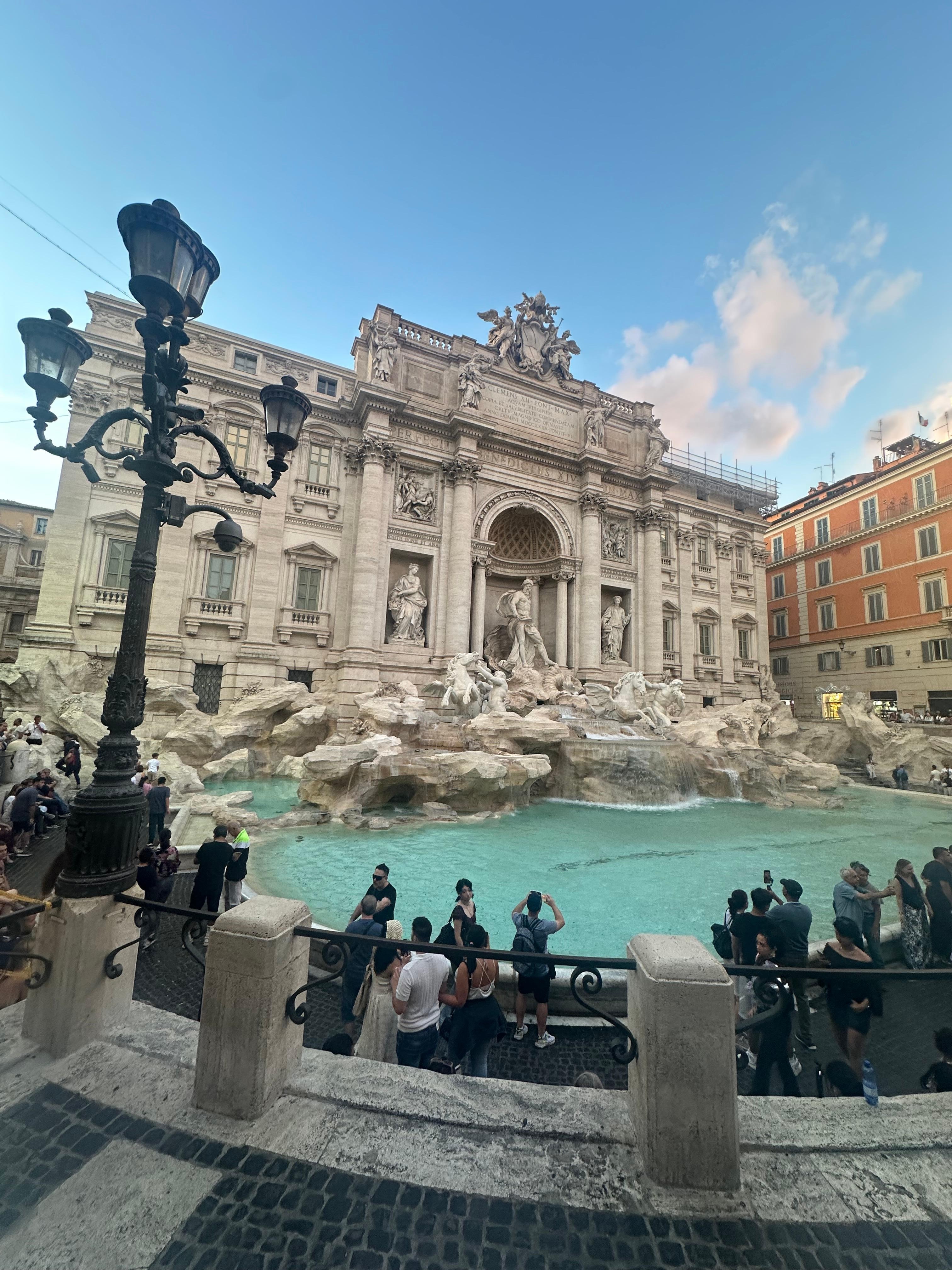 Trevi fountain!! 