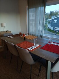 Even the dining room offered lovely views, and next to a fabulous kitchen...