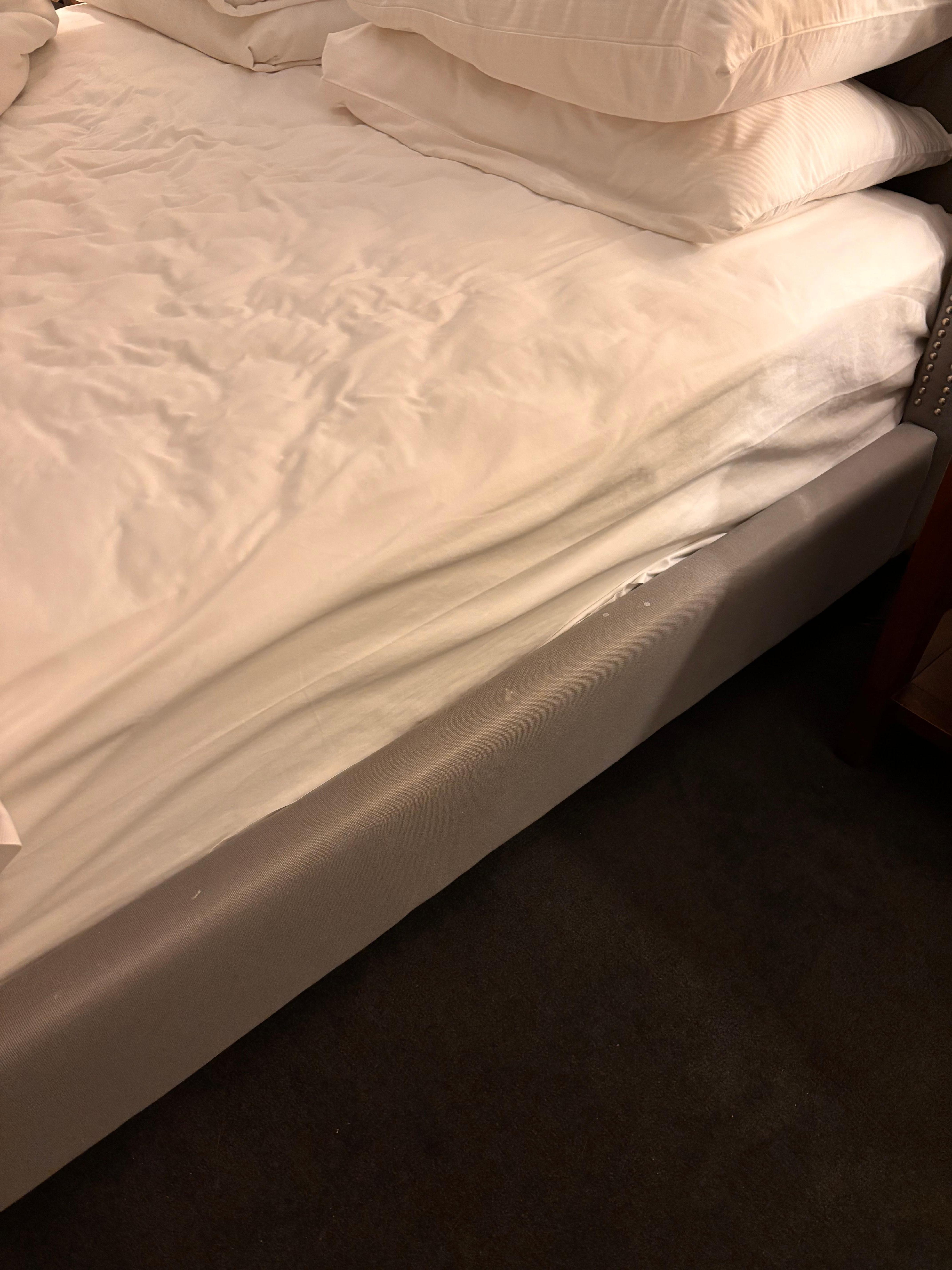 Messy sheets and stains
When pulled the comforter back.. side of bed has stains 