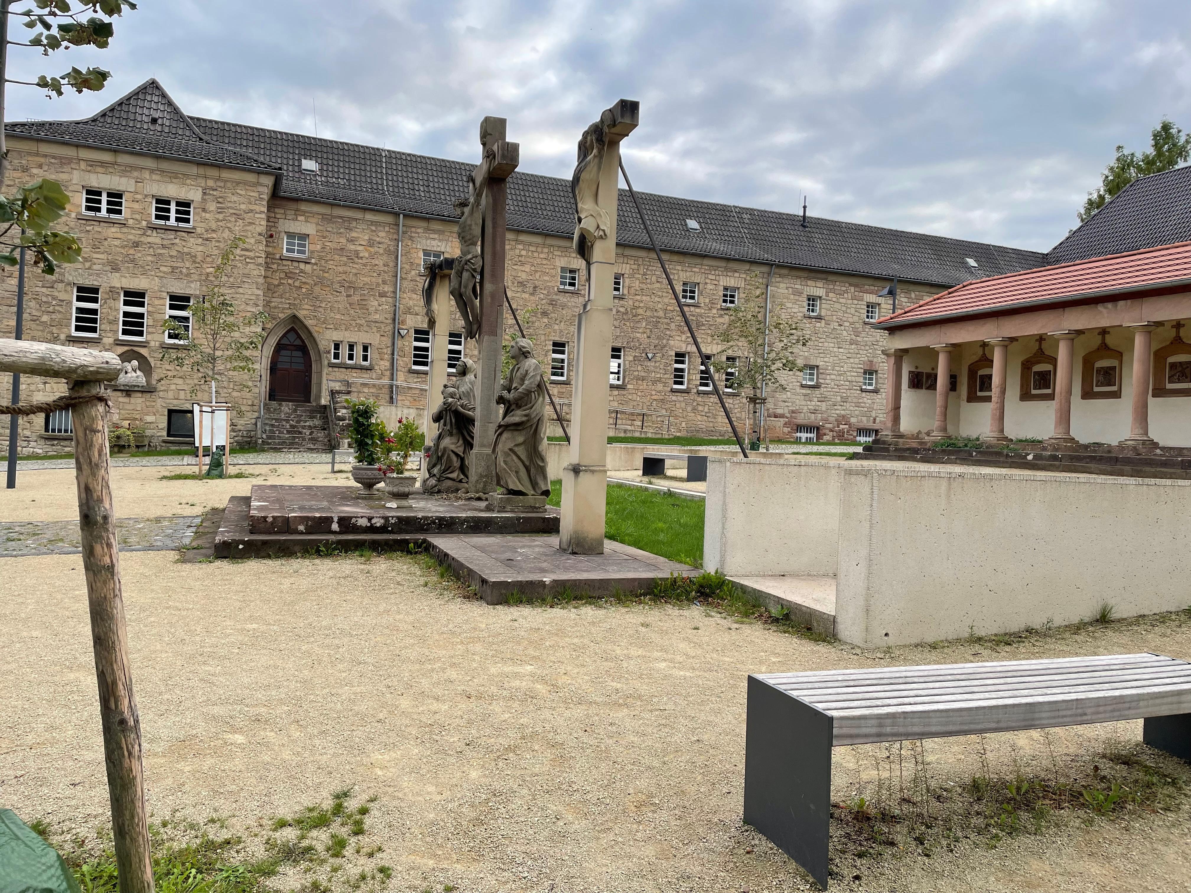 Urwaldweg vor den Toren Saarbrückens 4 Stunden Wanderung ohne einen einzigen Menschen zu treffen 