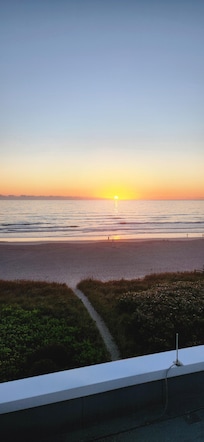 Rooftop access sunrise view!
