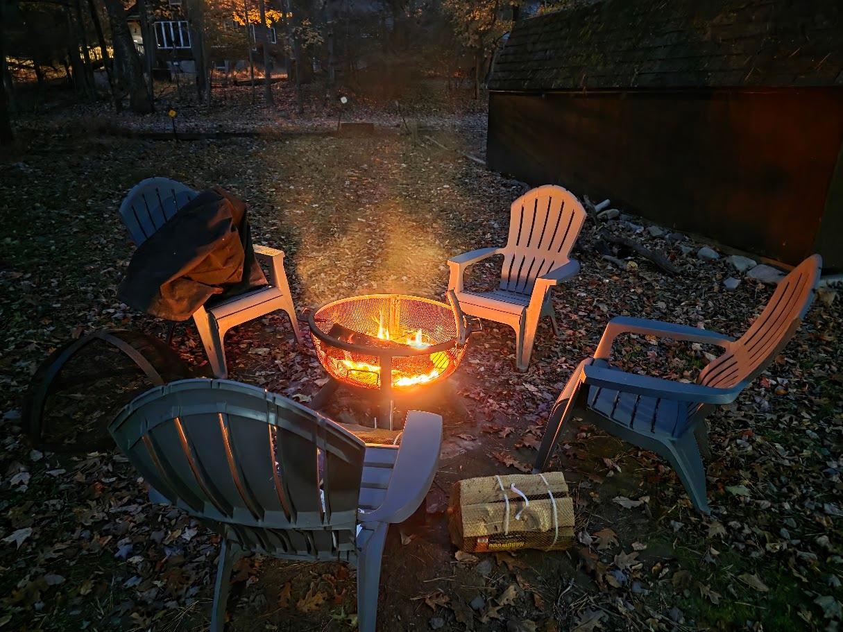The firepit/grill