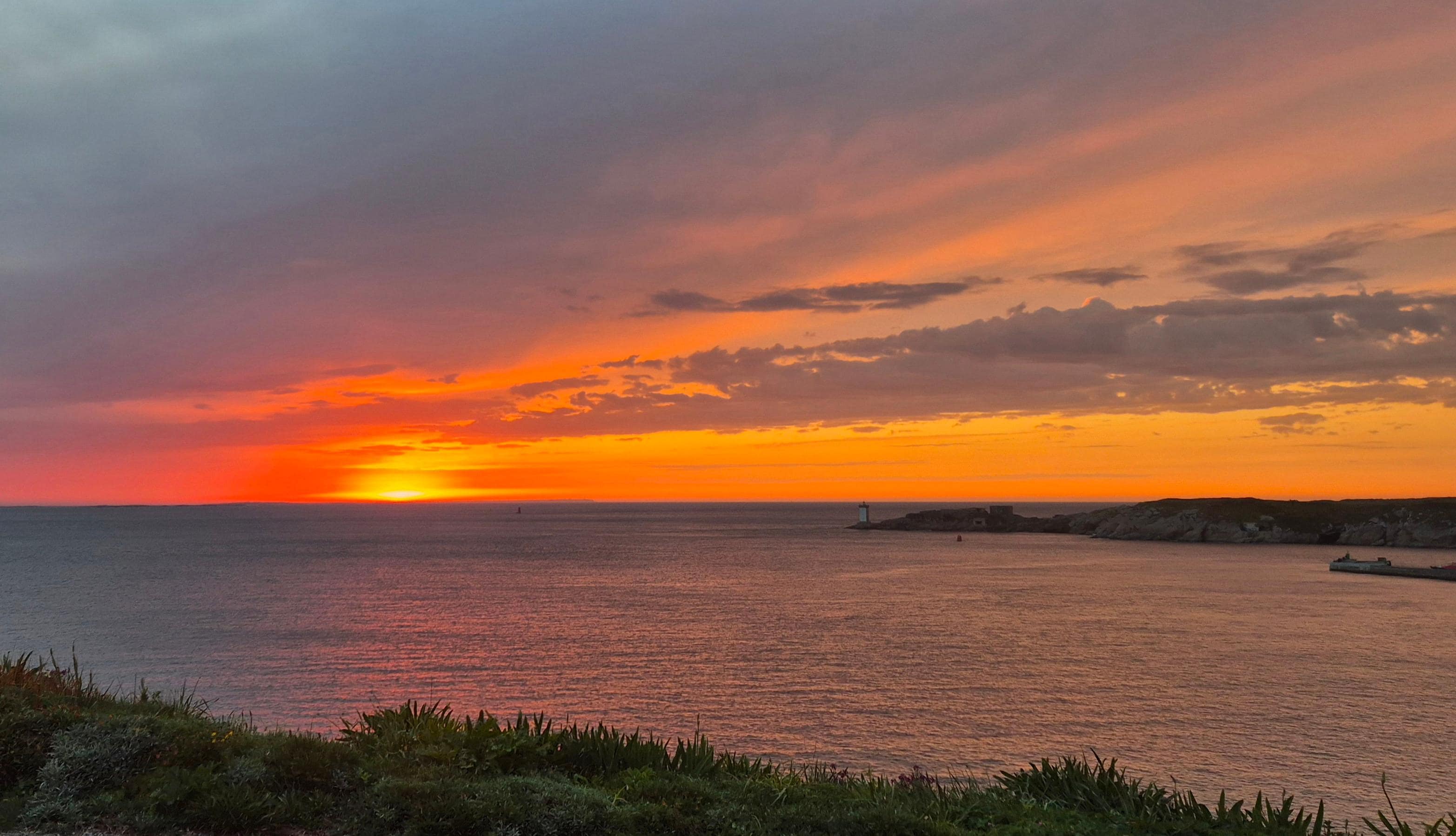 Autre coucher de soleil, vu depuis l'appartement.