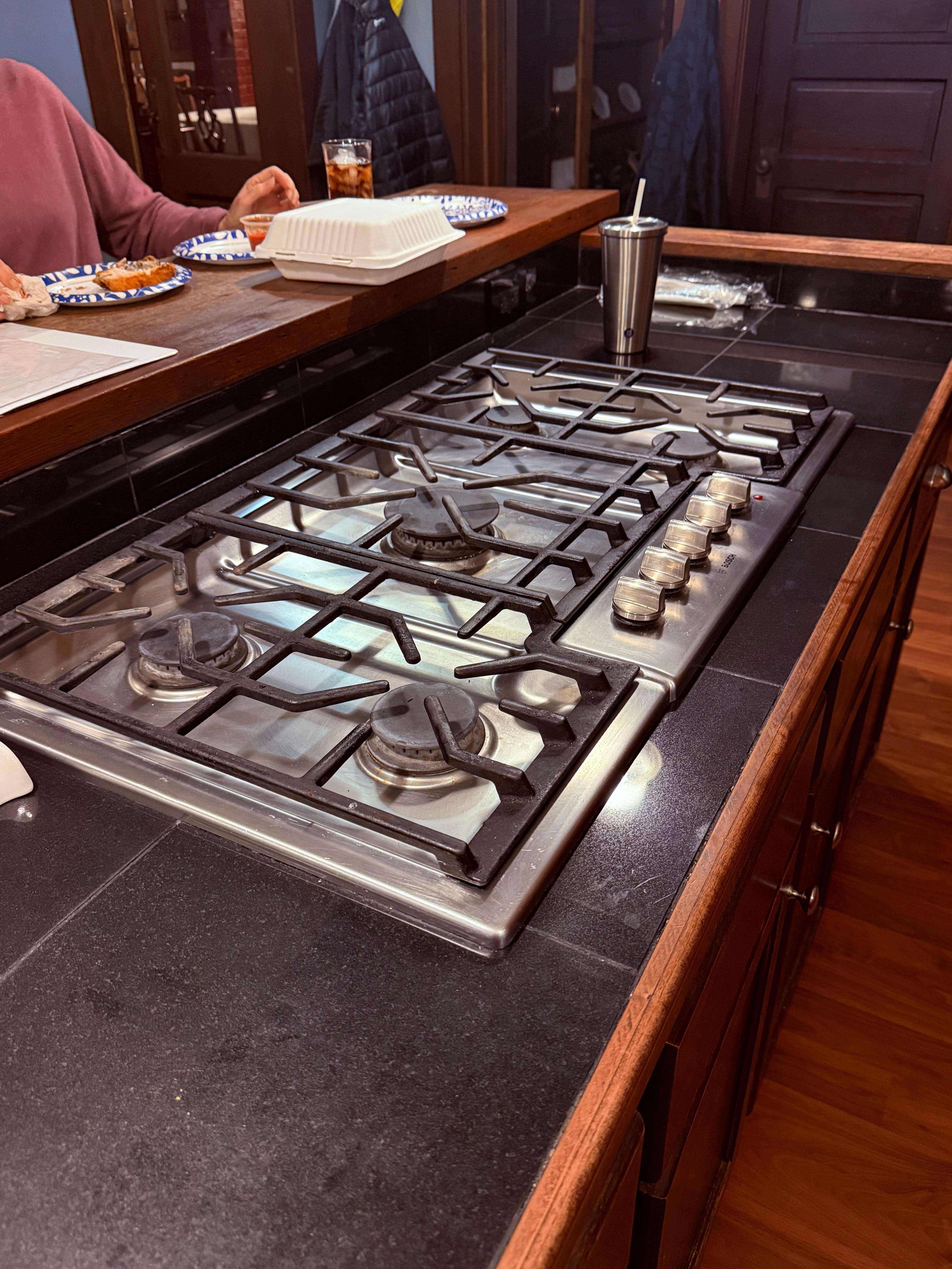 unexpectedly robust gas stove with jumbo middle burner