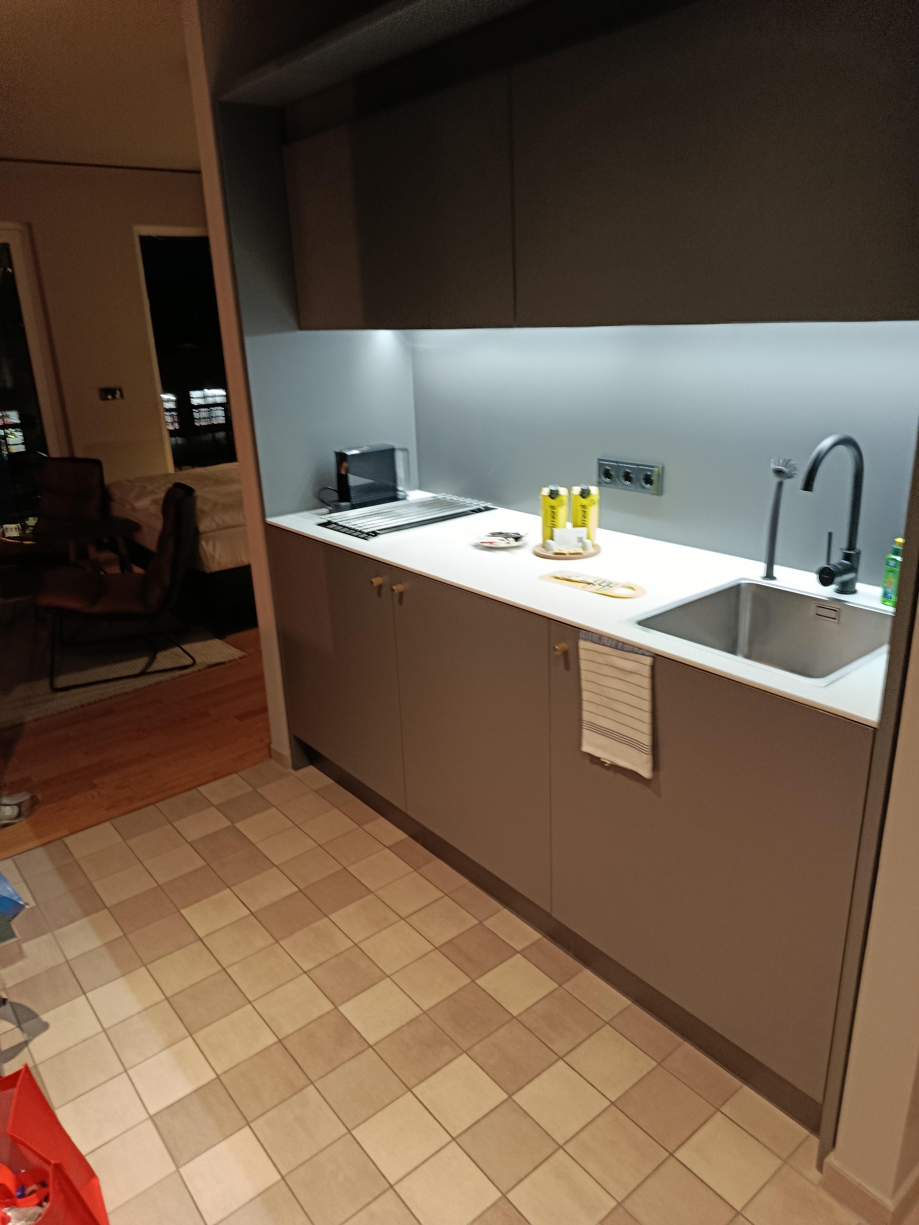 Alles was man braucht war da ,außer kleine Schnaps Gläser.