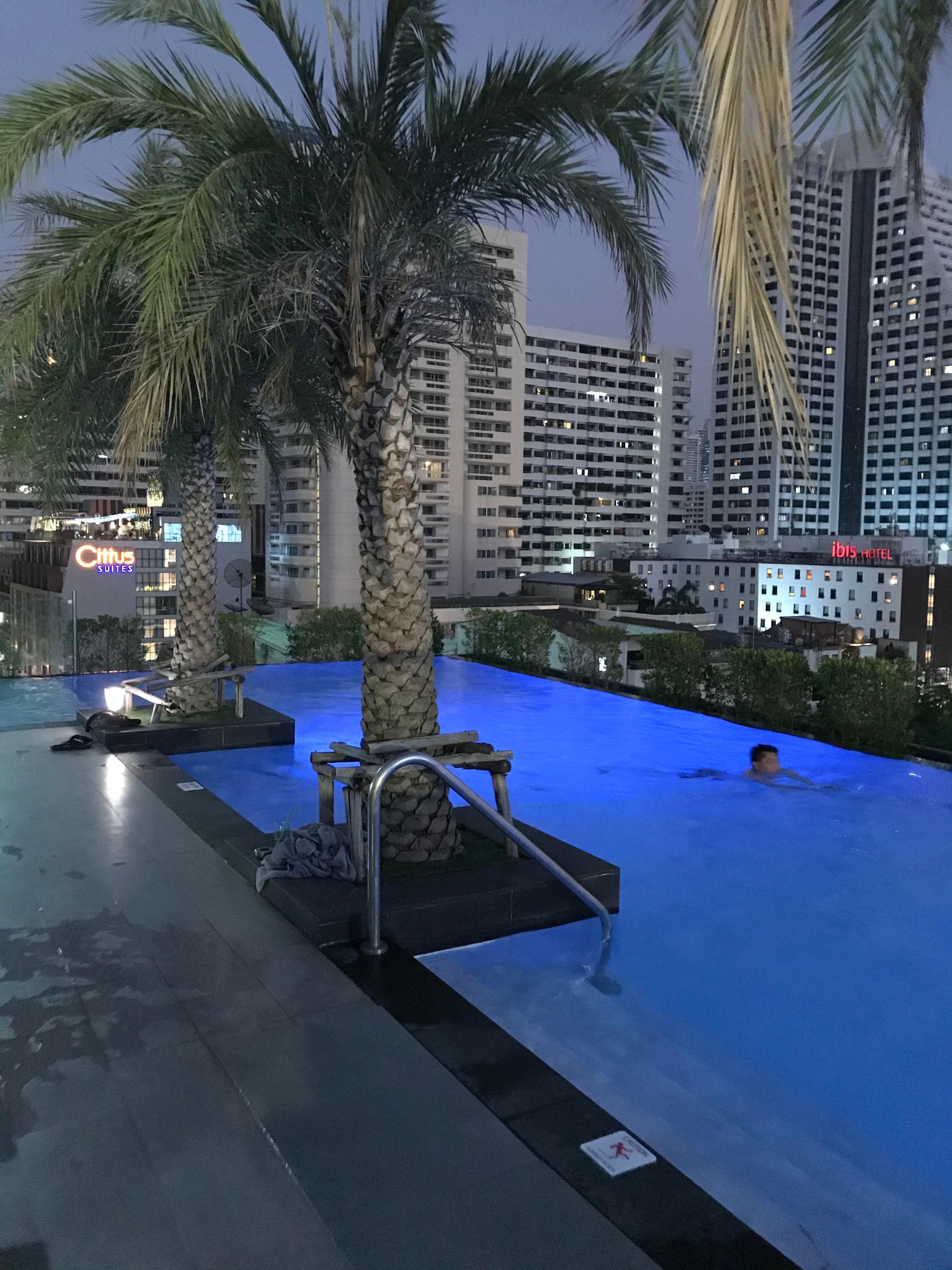 Bassenget ved solnedgang