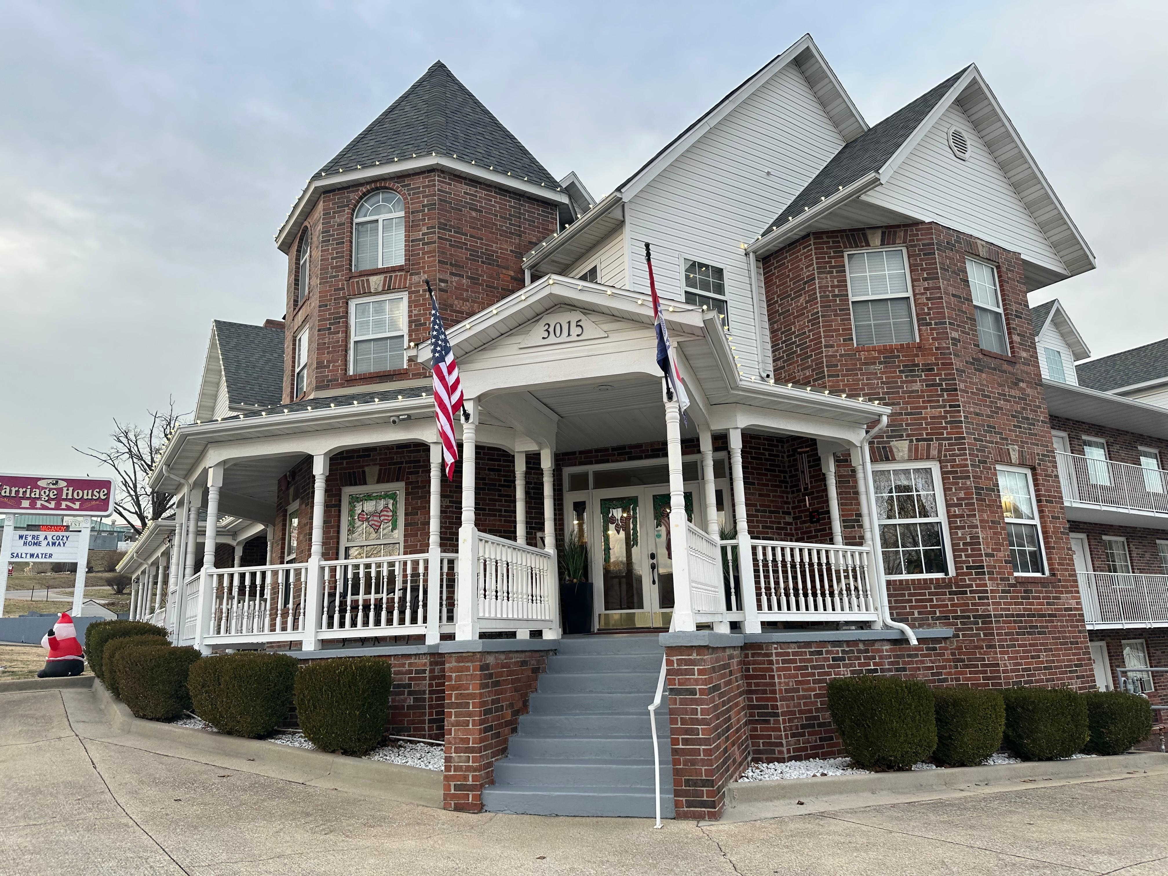 I like to stay at places that aren’t your usual big chain hotel, this place was cute but I wouldn’t rate it a 9.6 by any means. 