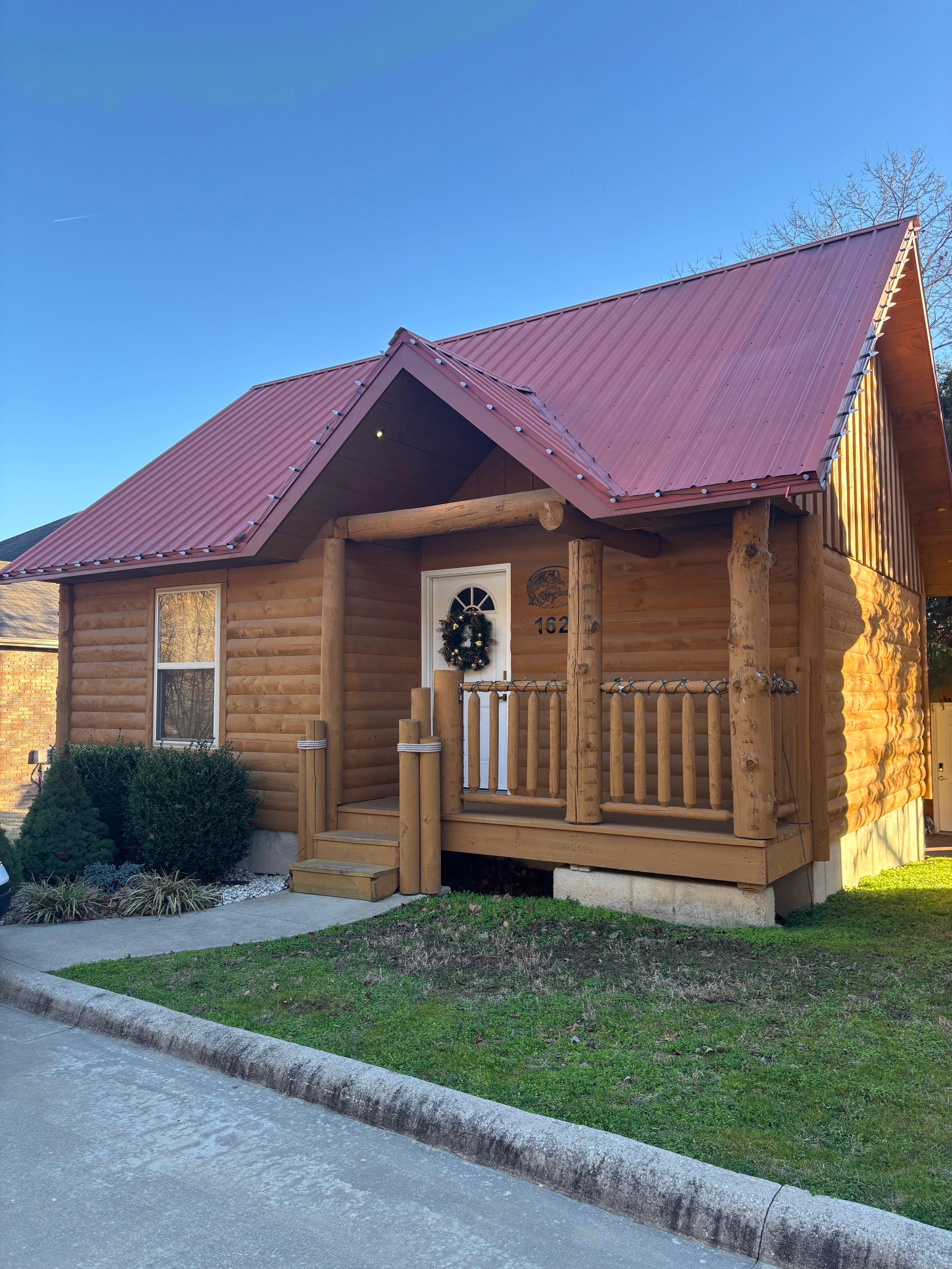 Adorable cabin in quiet location 