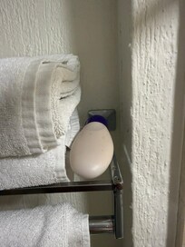 Previous guest’s body wash