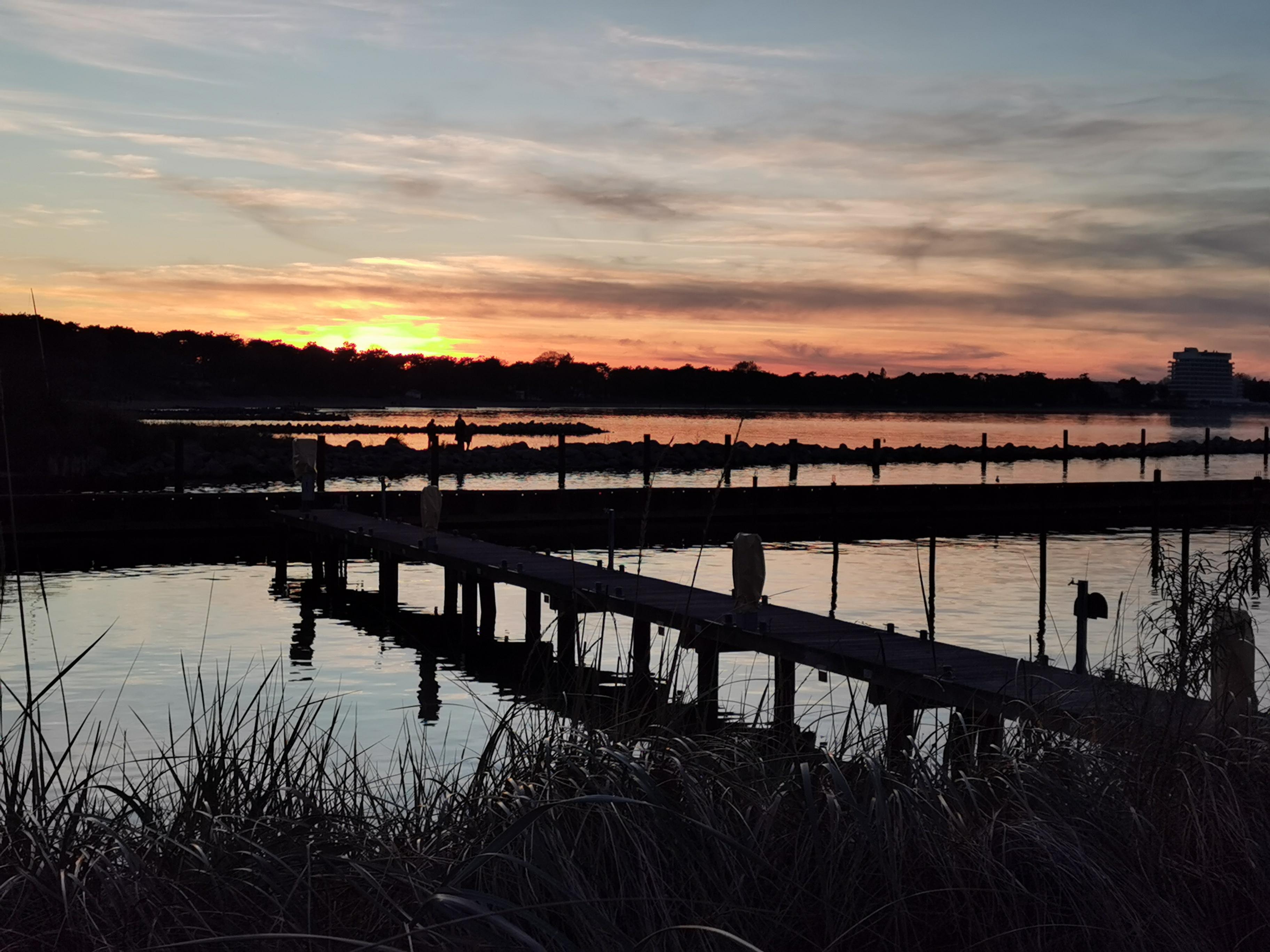 Sonnenuntergang am Hafen