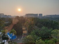 Blick aus 4. Etage ins morgentlich diesige Mumbai