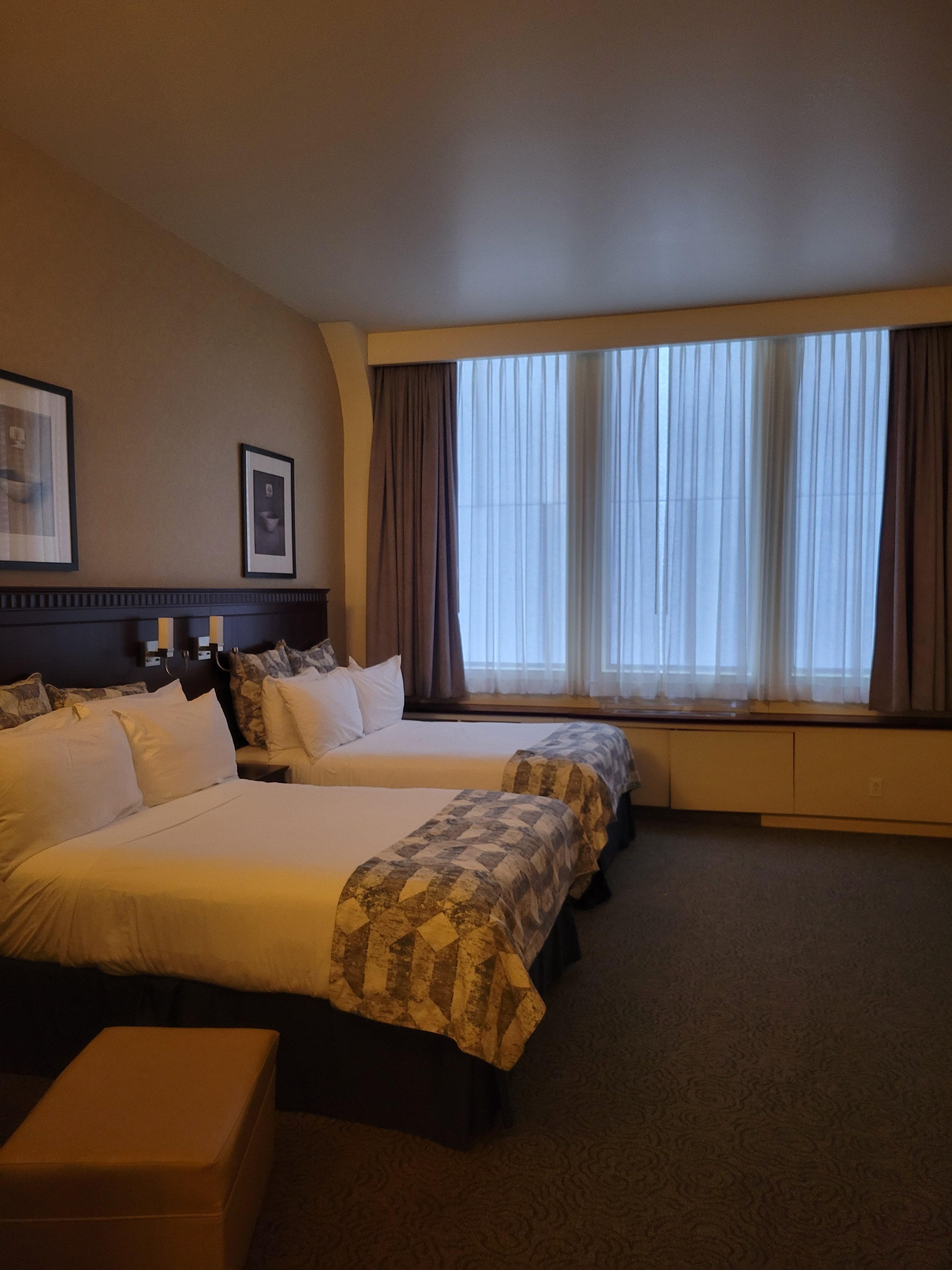 Studio w 2 double beds