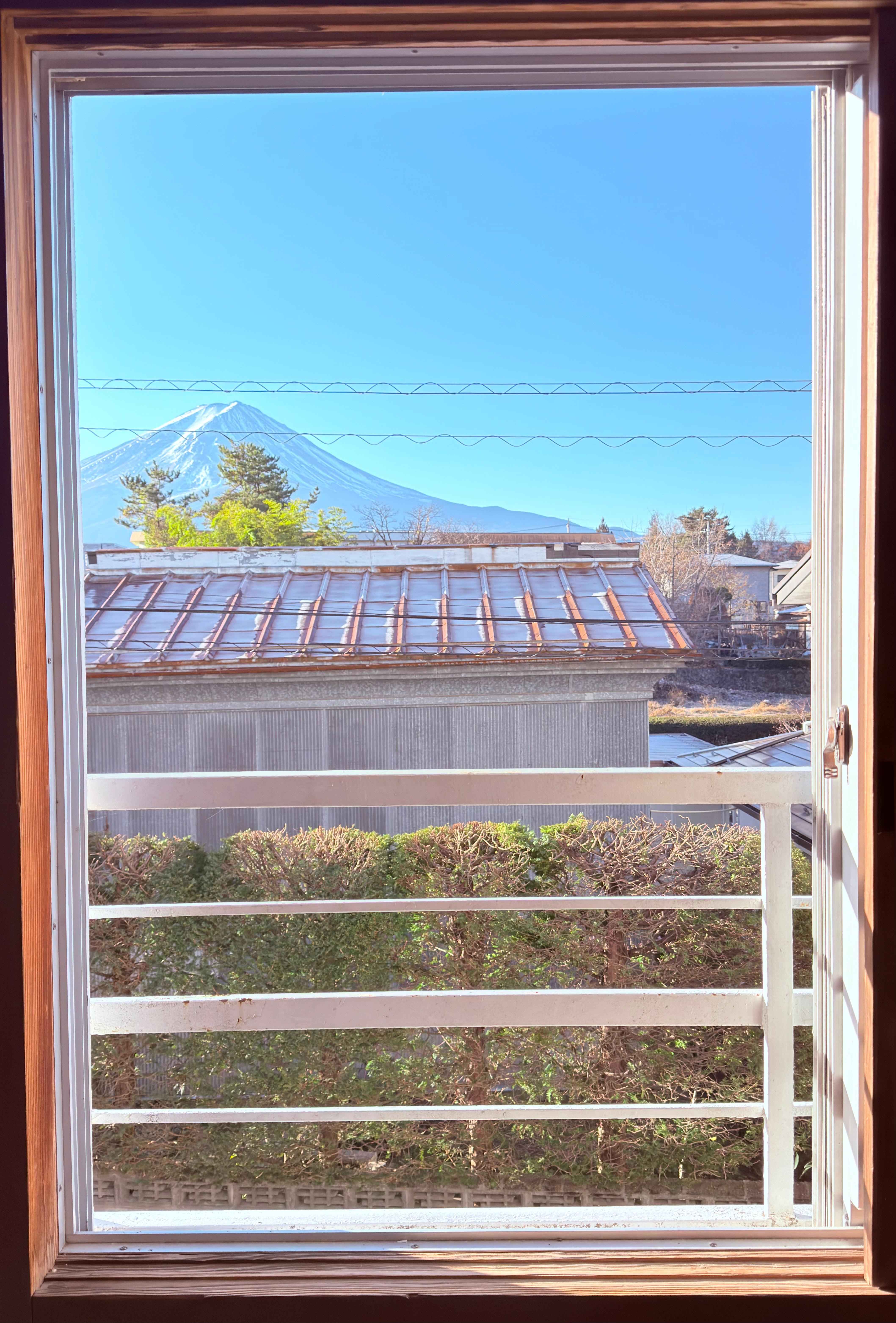 山景房二樓開窗的景色